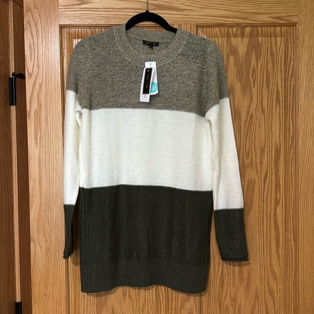 Lety & Me maternity knit sweater top